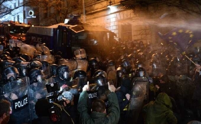 В Тбилиси продолжаются протесты против закона об иноагентах